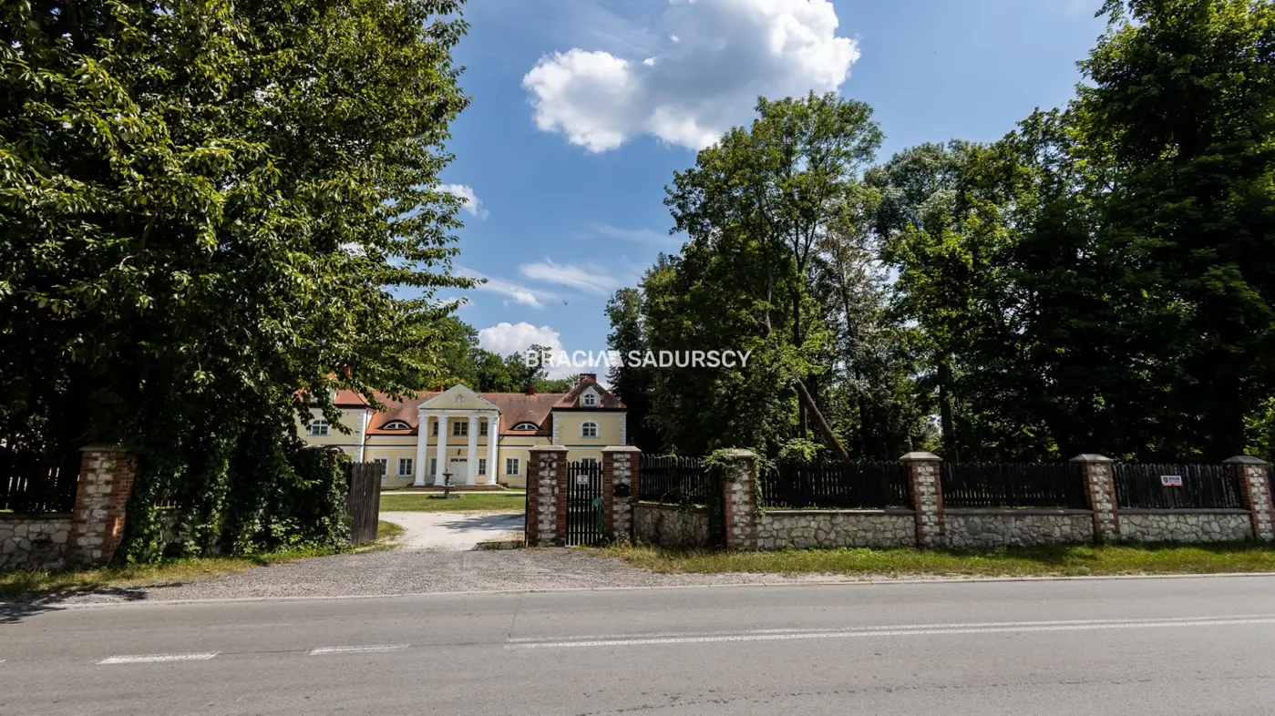 Historyczny Pałac w Radoszewnicy