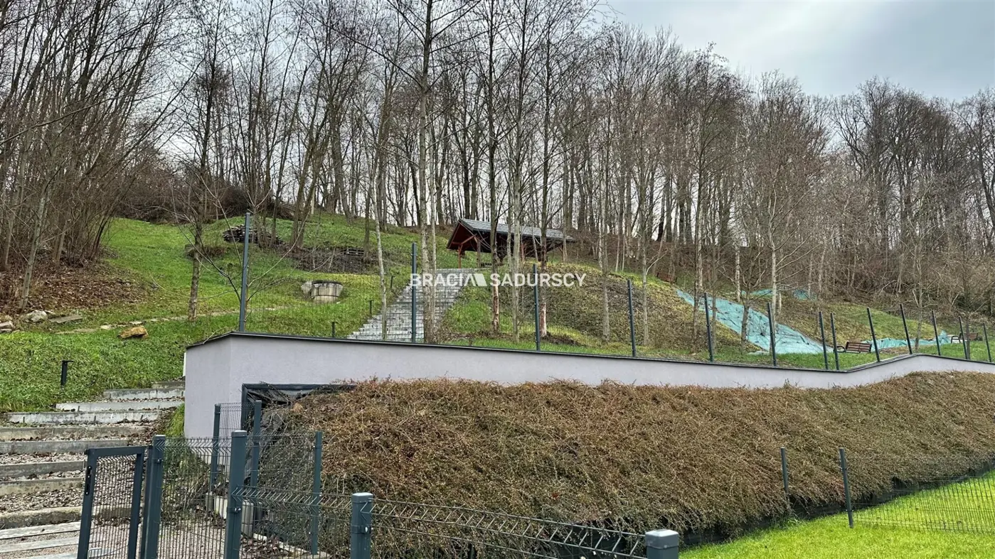 Bliźniak z garażem i ogrodem - 245,38 m2