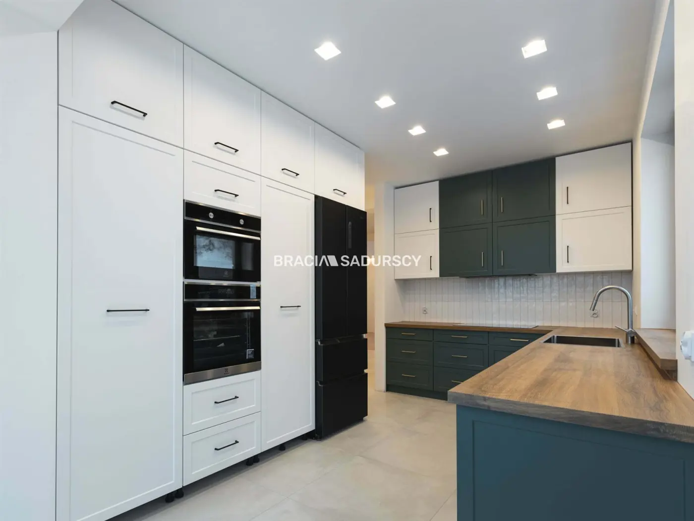 Bliźniak z garażem i ogrodem - 245,38 m2