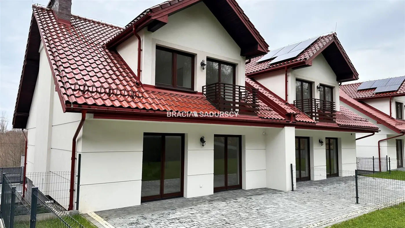 Bliźniak z garażem i ogrodem - 245,38 m2