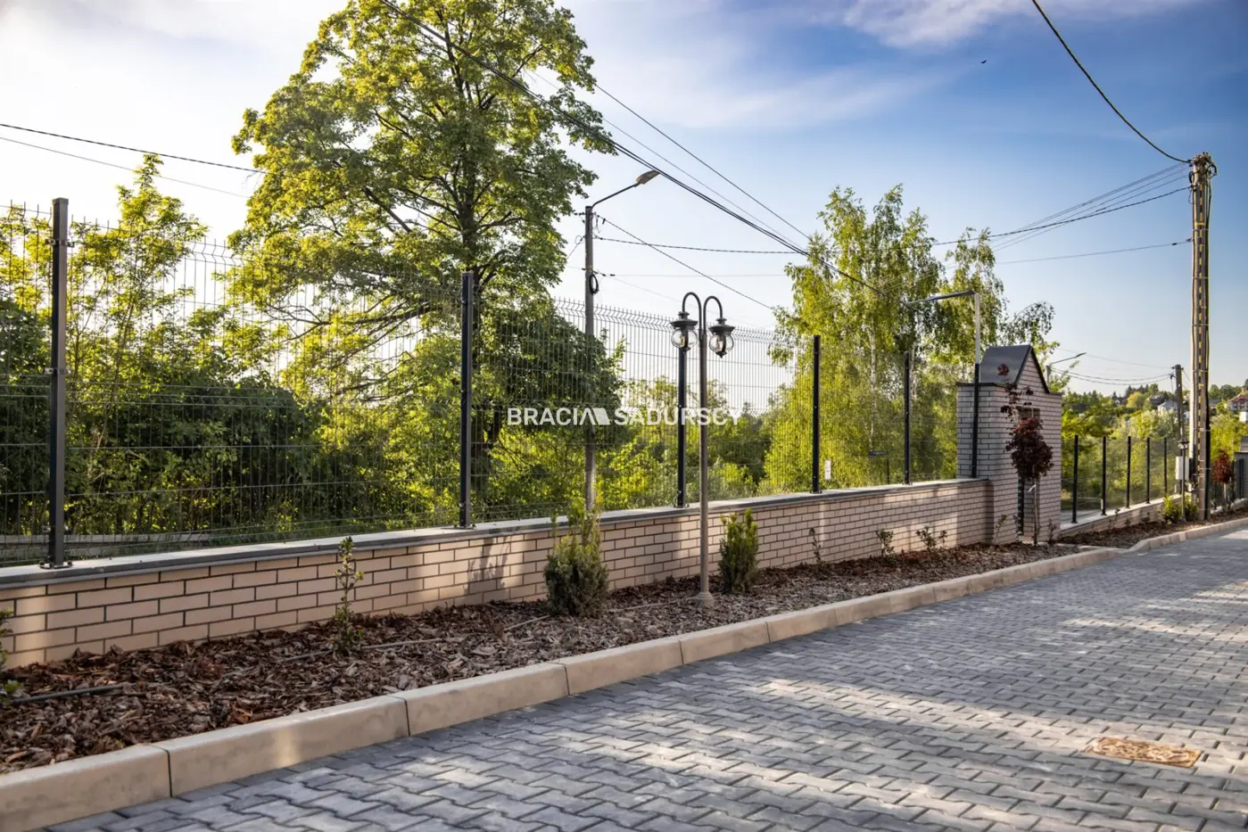 Bliźniak z garażem i ogrodem - 245,38 m2