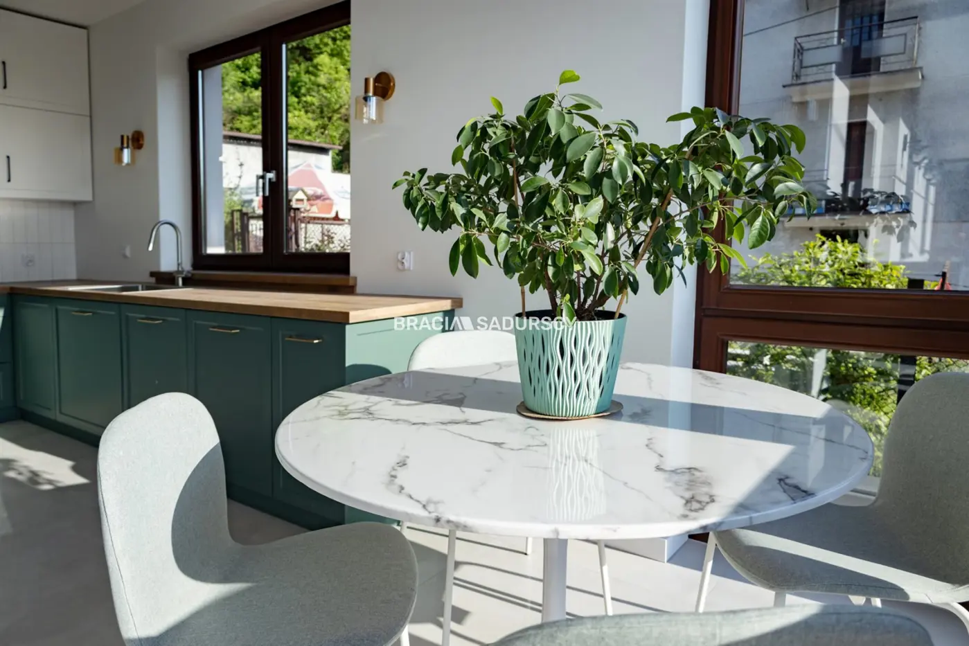 Bliźniak z garażem i ogrodem - 245,38 m2