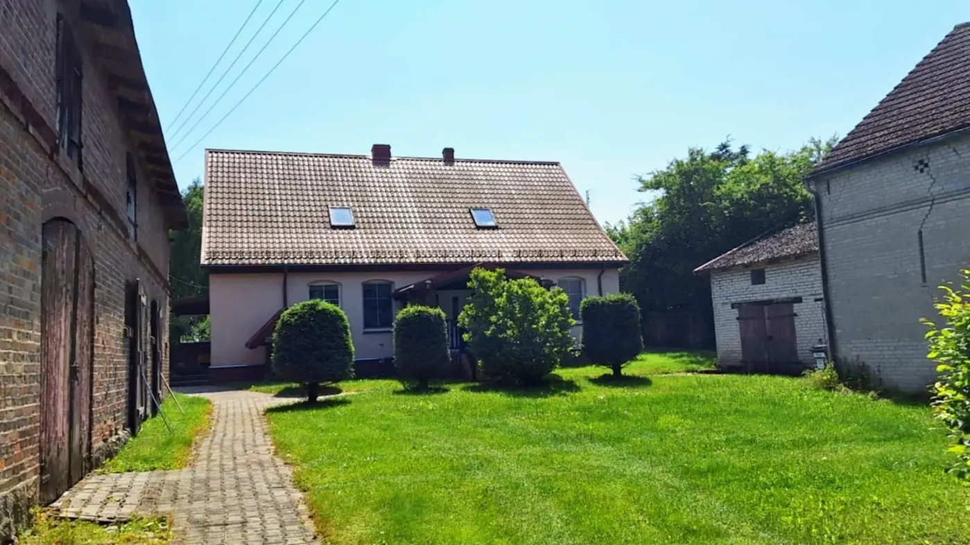 Wyjątkowa Posiadłość z budynkami Gospodarczymi