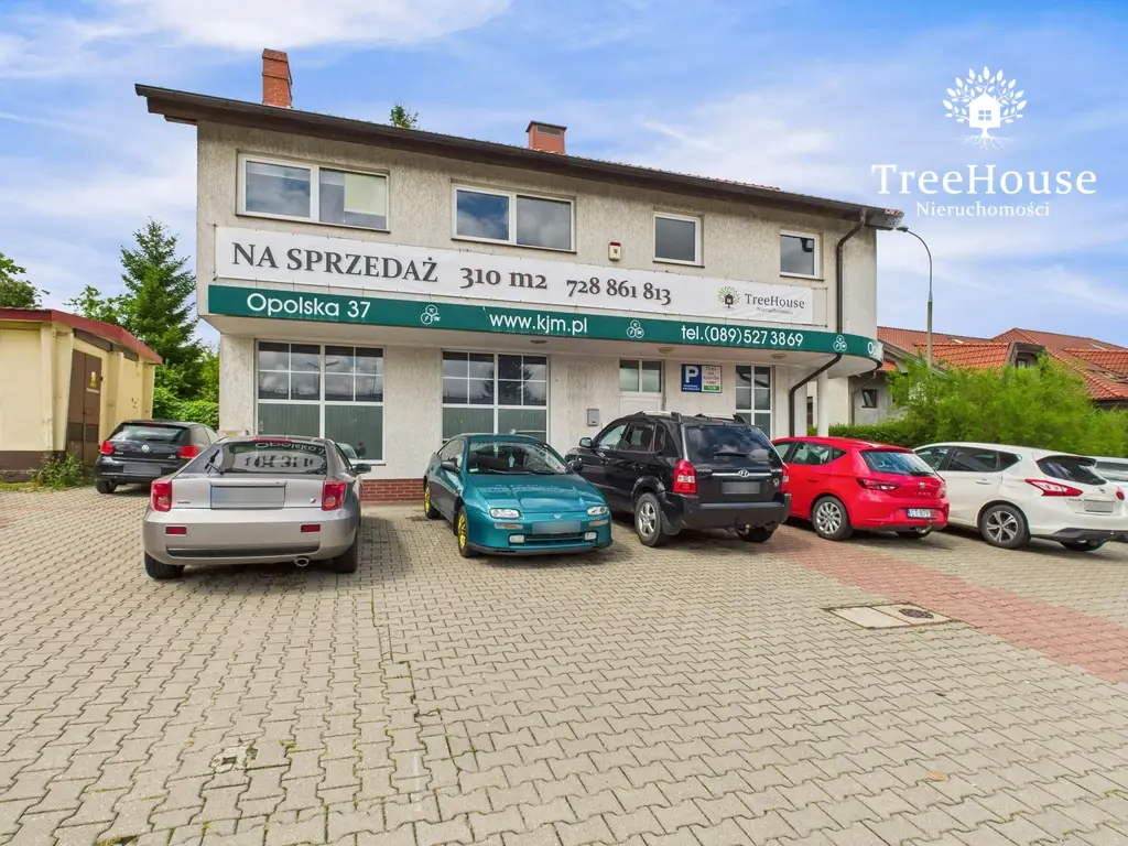 Olsztyn – budynek biurowy z 2 wejściami parking