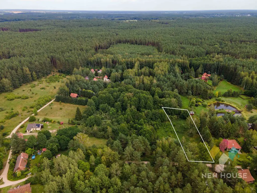 Urocza działka, jezioro, las, pozwolenie na budowę