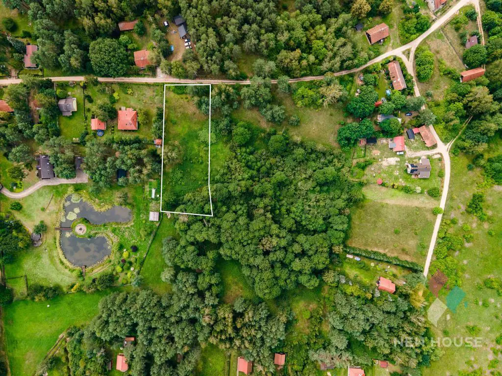 Urocza działka, jezioro, las, pozwolenie na budowę