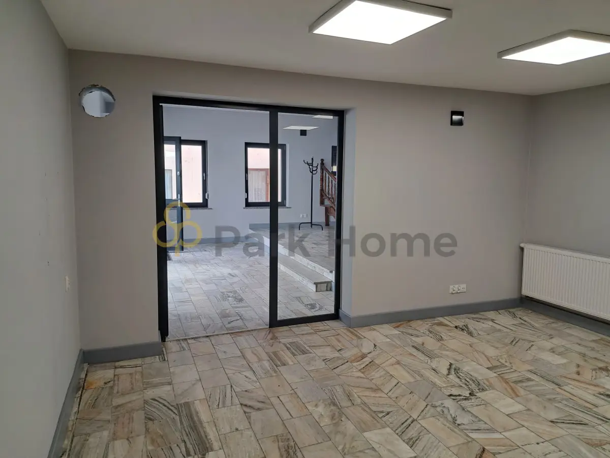 Lokal użytkowy 109 m² na sprzedaż, Leszno