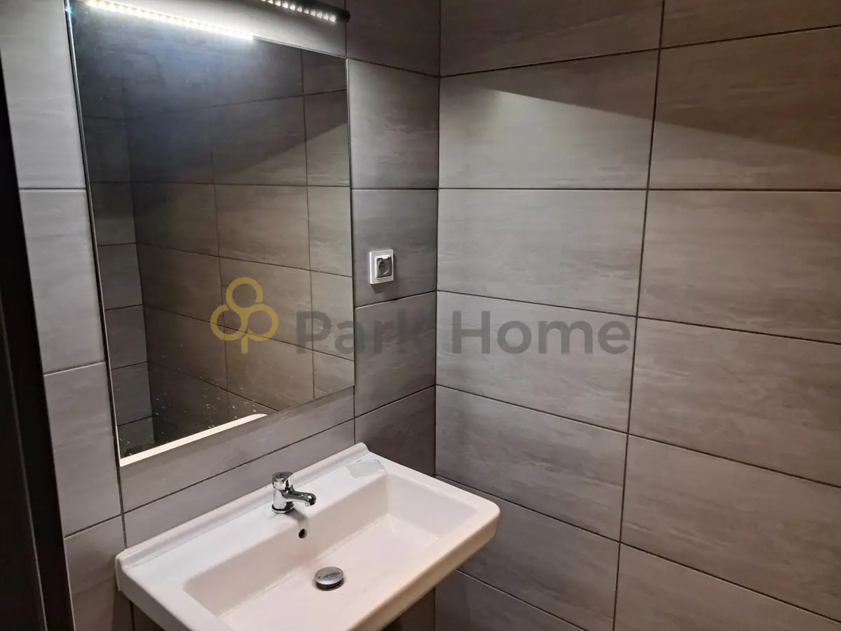 Lokal użytkowy 109 m² na sprzedaż, Leszno