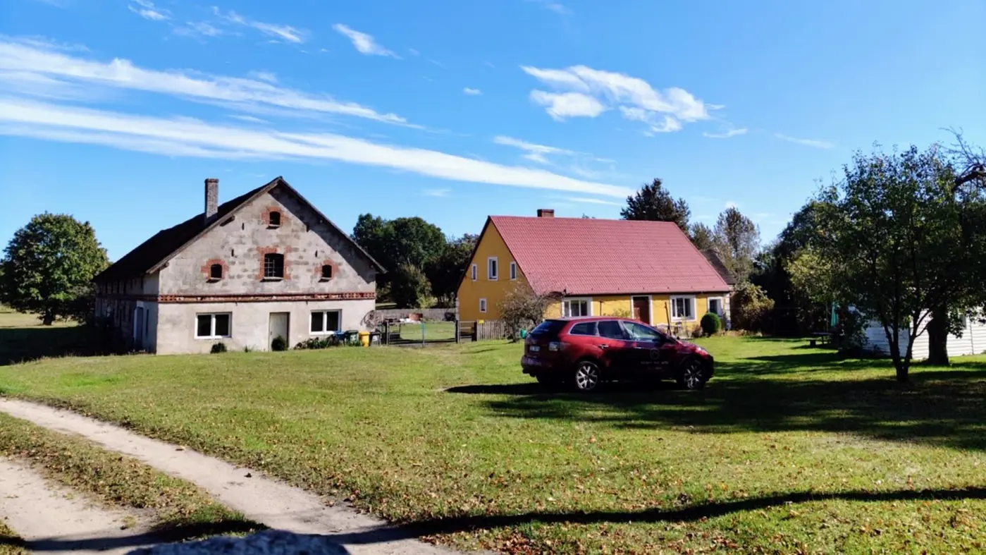 Dom nad Jeziorem , działka ponad Hektar