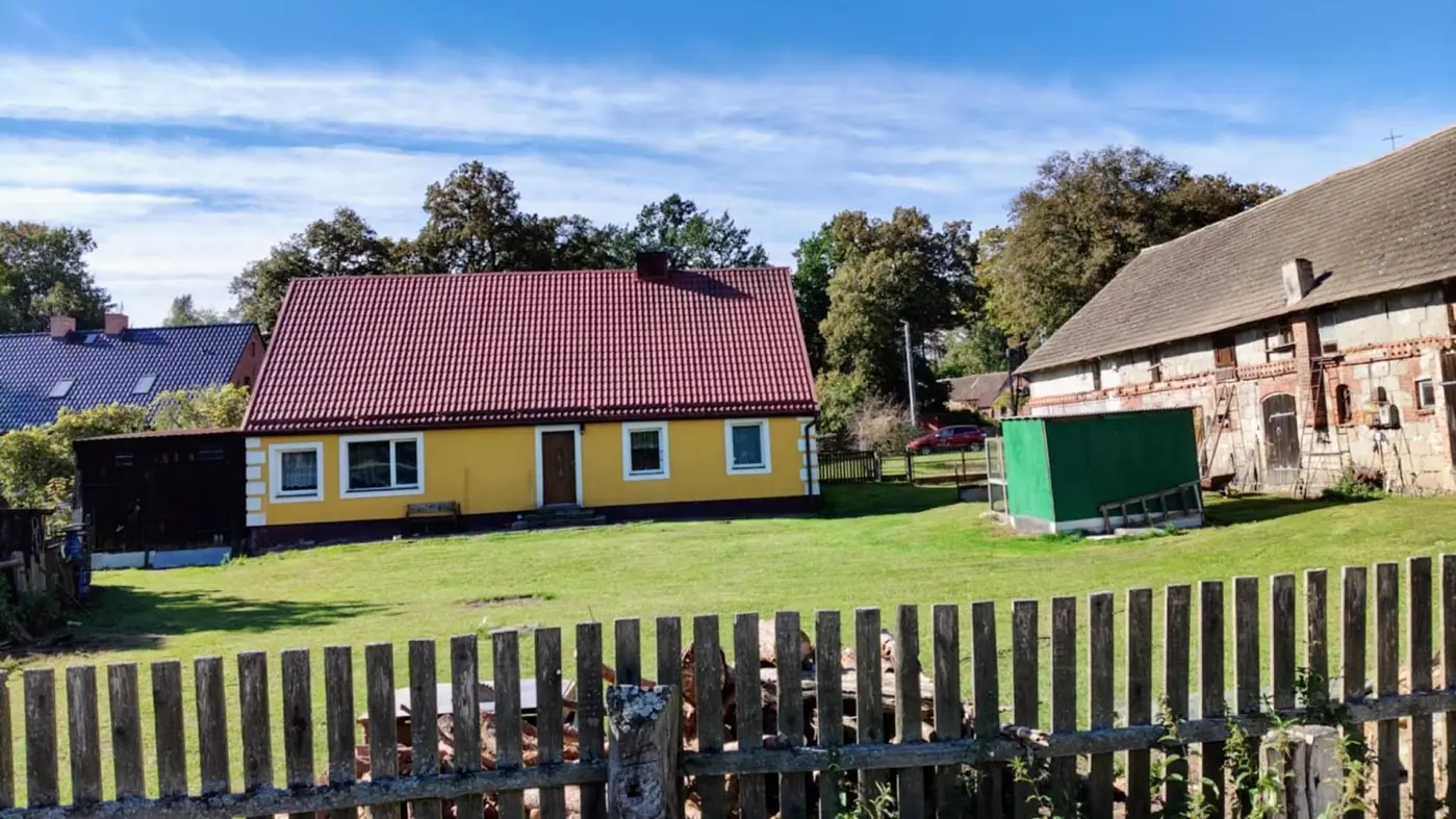 Dom nad Jeziorem , działka ponad Hektar