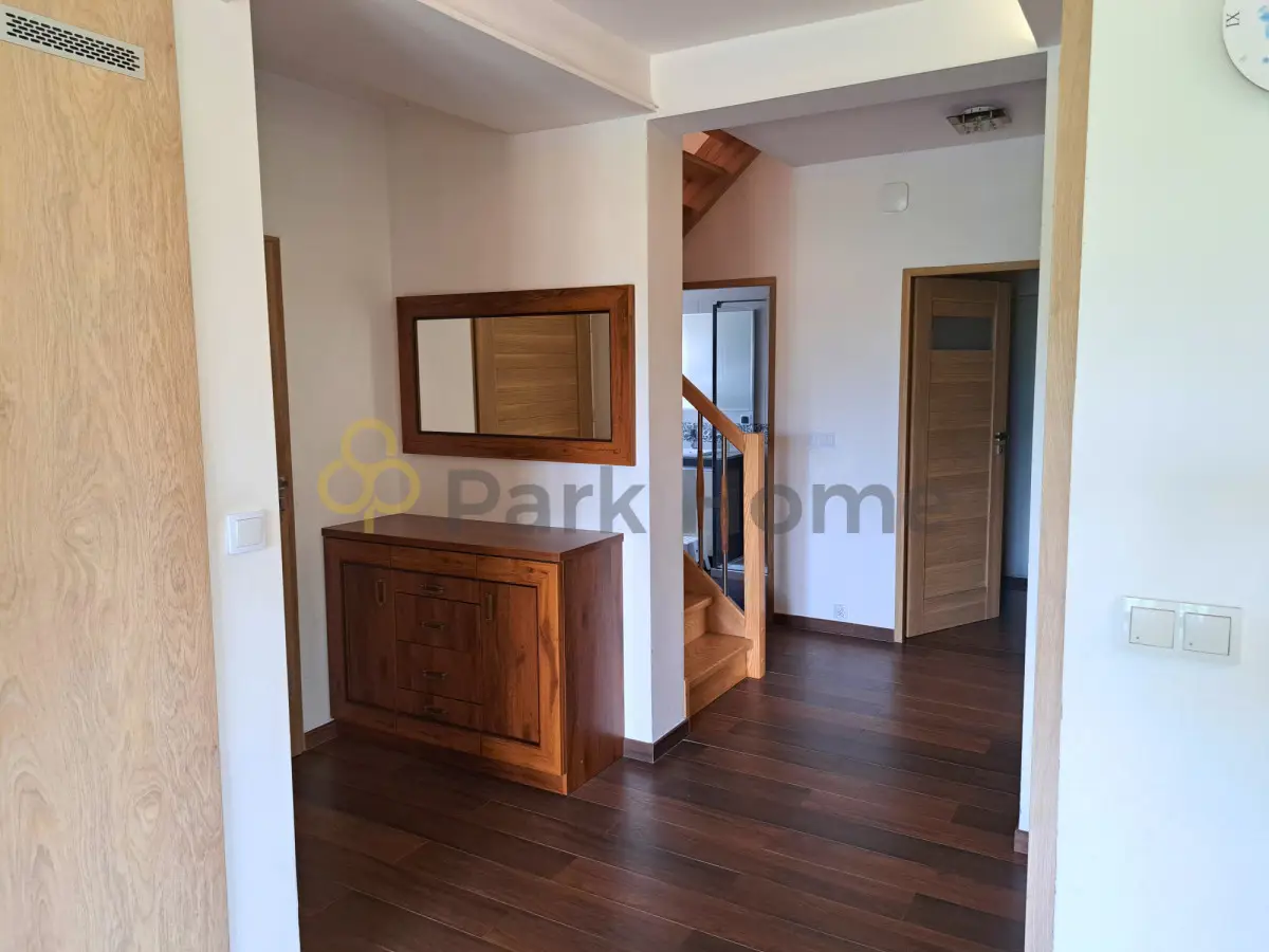 Dom, 5 pokoi 212 m² na sprzedaż - Mościszki