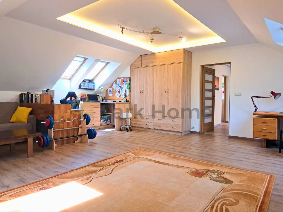 Dom, 5 pokoi 212 m² na sprzedaż - Mościszki