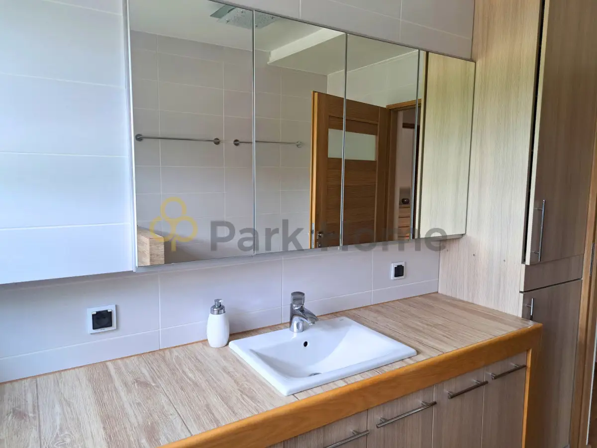 Dom, 5 pokoi 212 m² na sprzedaż - Mościszki