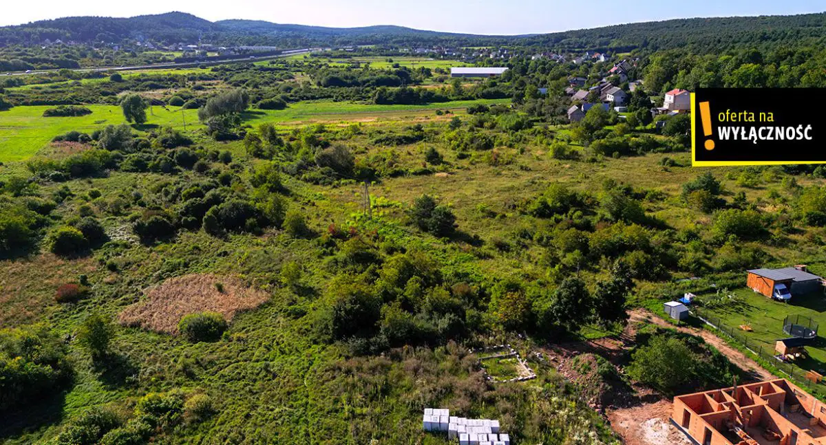 Wyjątkowa działka 5056 m² z widokiem blisko Chęcin