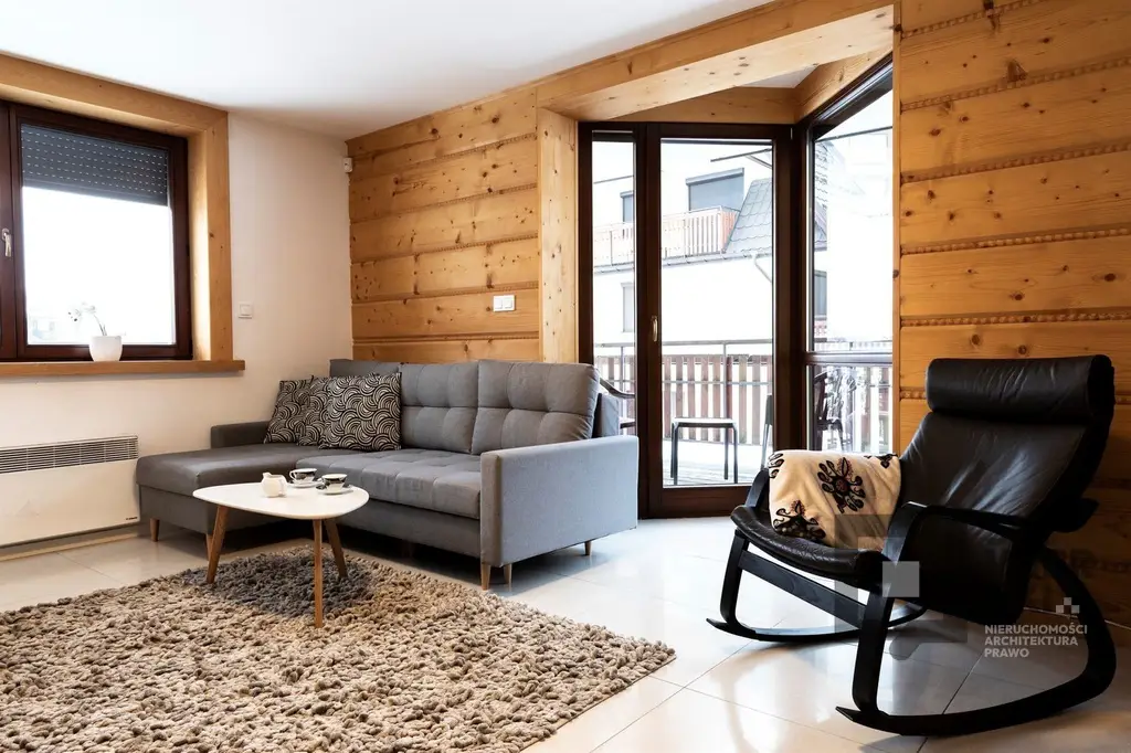 Apartament 2-pok., z kominkiem i balkonem