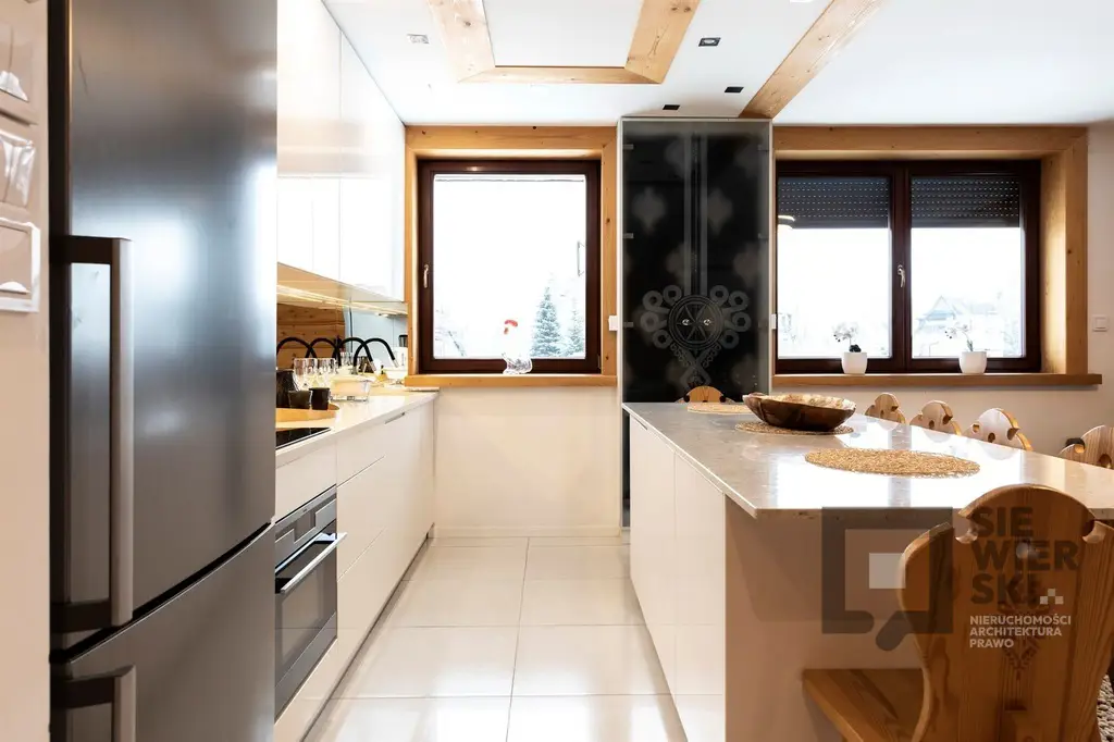 Apartament 2-pok., z kominkiem i balkonem