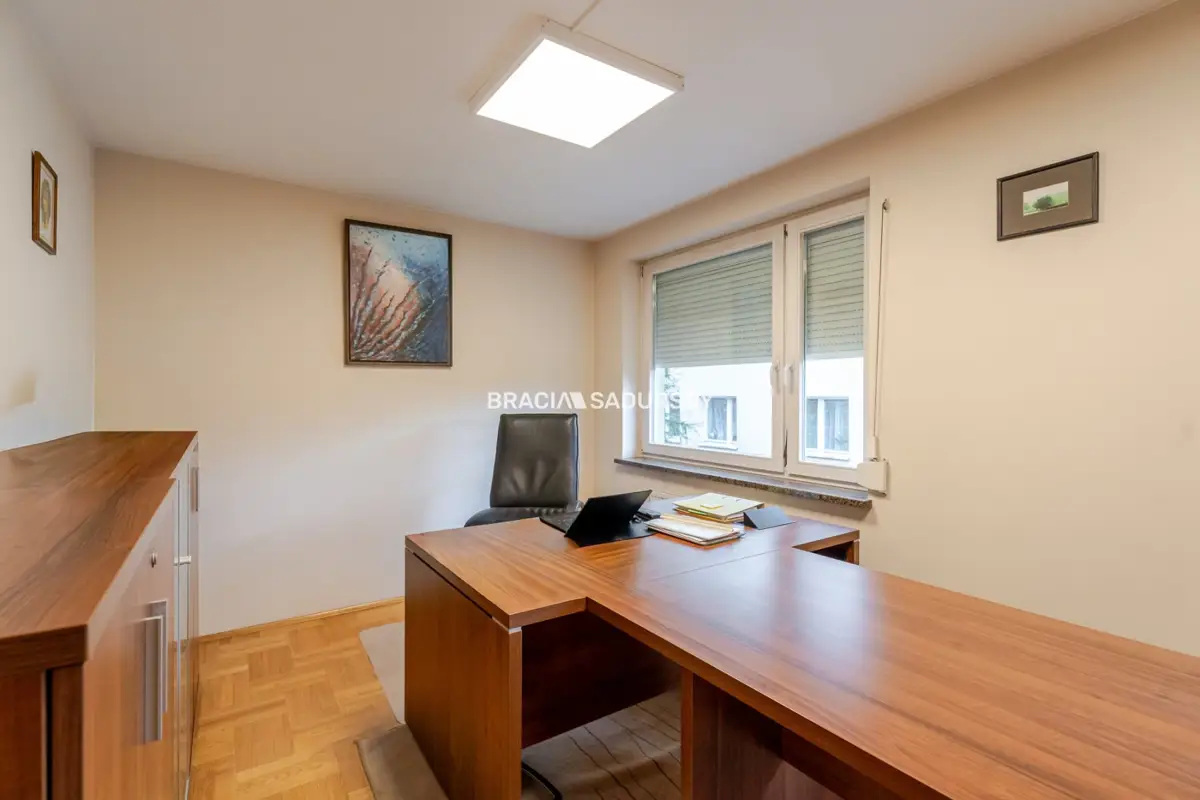 3 pok Modrzejewskiej, Krowodrza