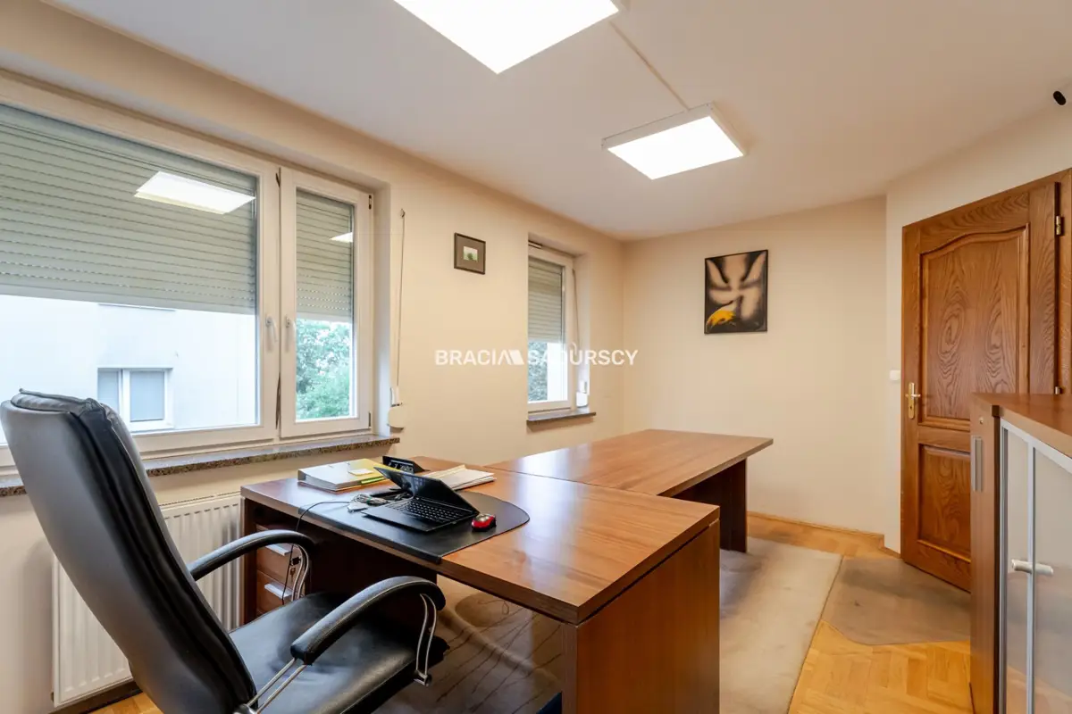 3 pok Modrzejewskiej, Krowodrza