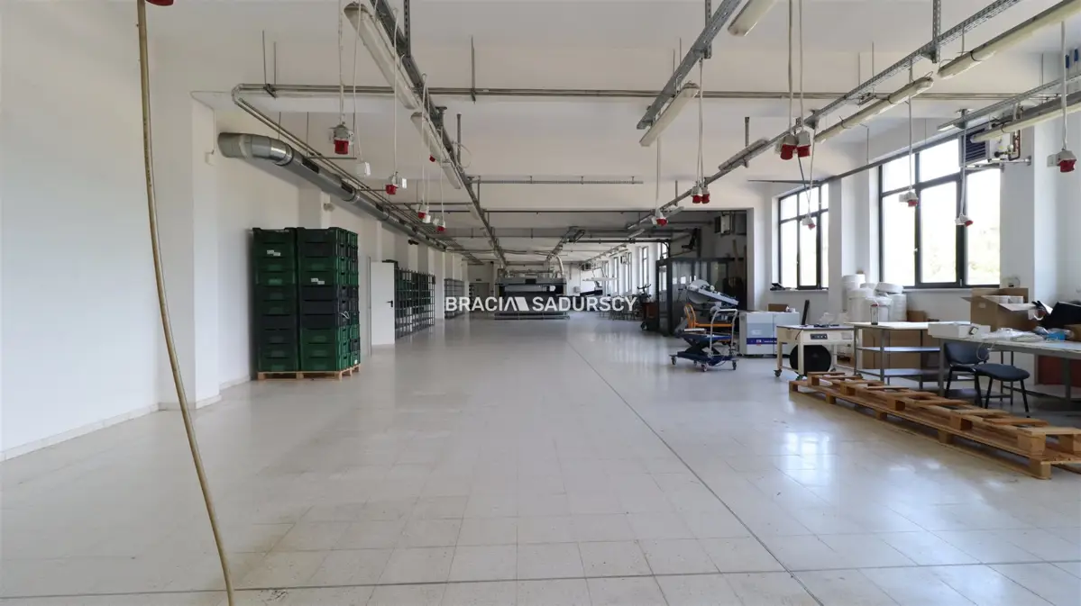 Budynek produkcyjno-usługowo-biurowy