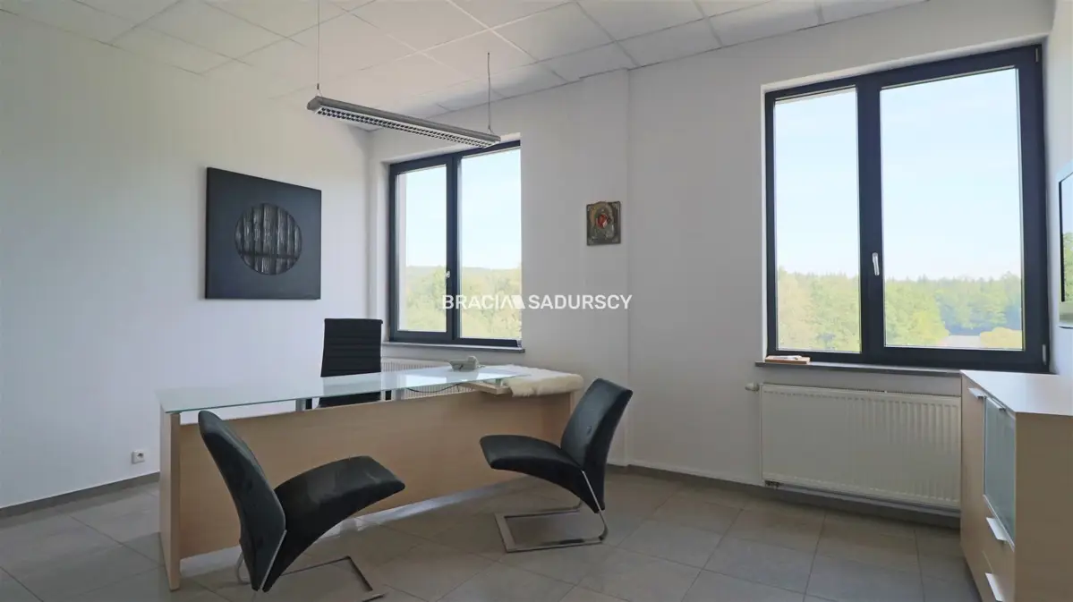 Budynek produkcyjno-usługowo-biurowy