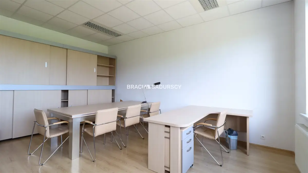 Budynek produkcyjno-usługowo-biurowy