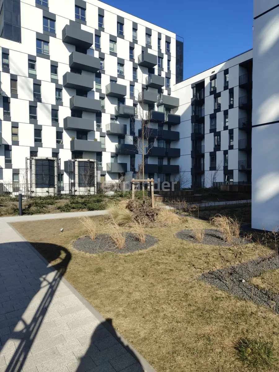 Klasyczna kawalerka z balkonem.