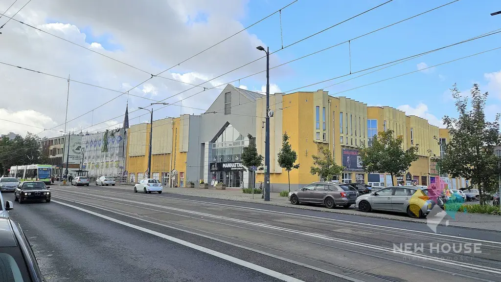 Lokal handlowo-usługowy w D.H Manhattan