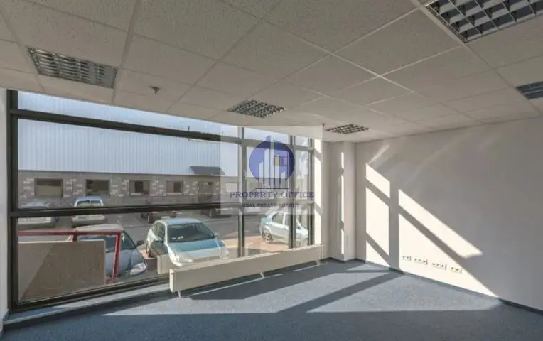 Włochy: lokal biurowy na wynajem