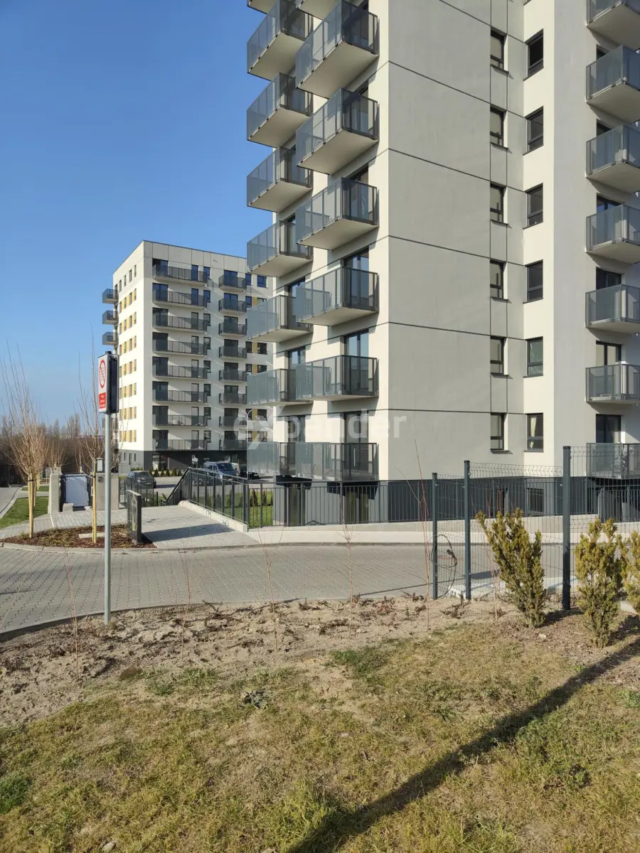 42m2/ 2 pokoje taras ogród.