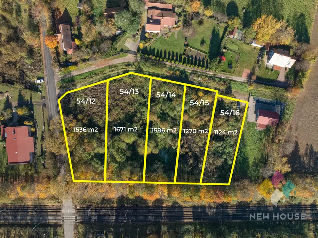 Działki z warunkami zab. pod 3 budynki mieszkalne