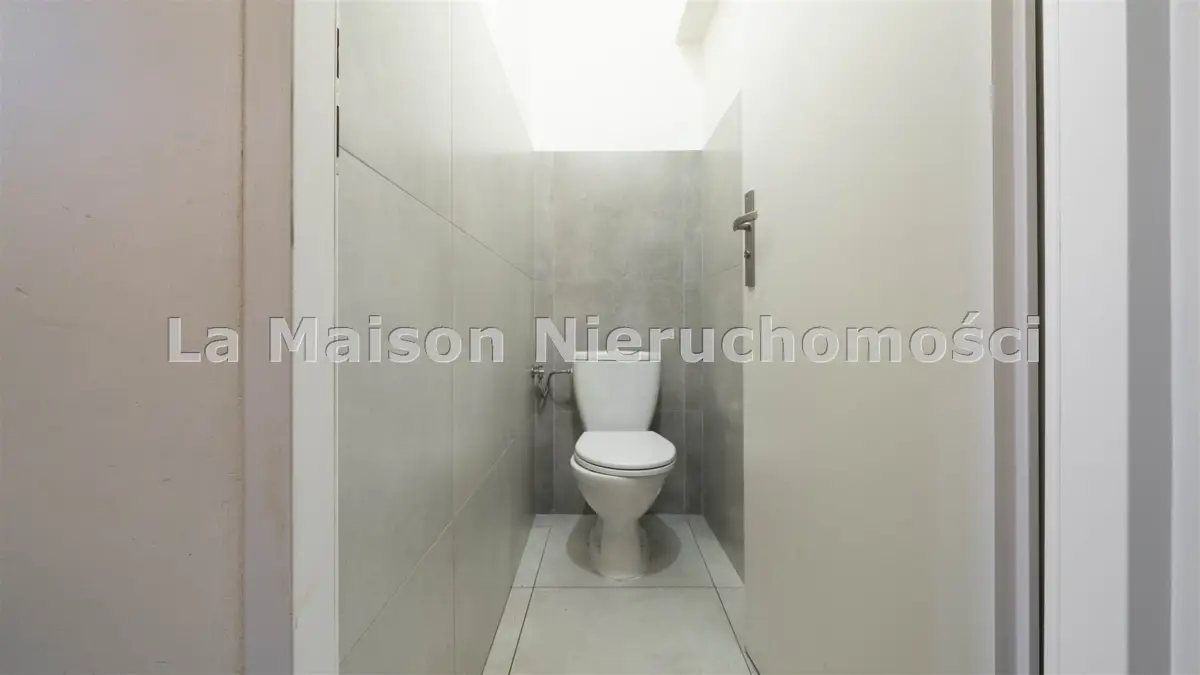 Lokal frontowy do wynajęcia. Dowolna działalność.