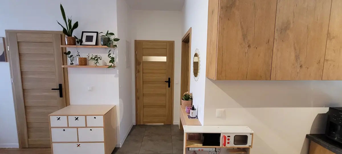 Domek z ogródkiem i 2 miejsca parkingowe – komfort w cenie mieszkania