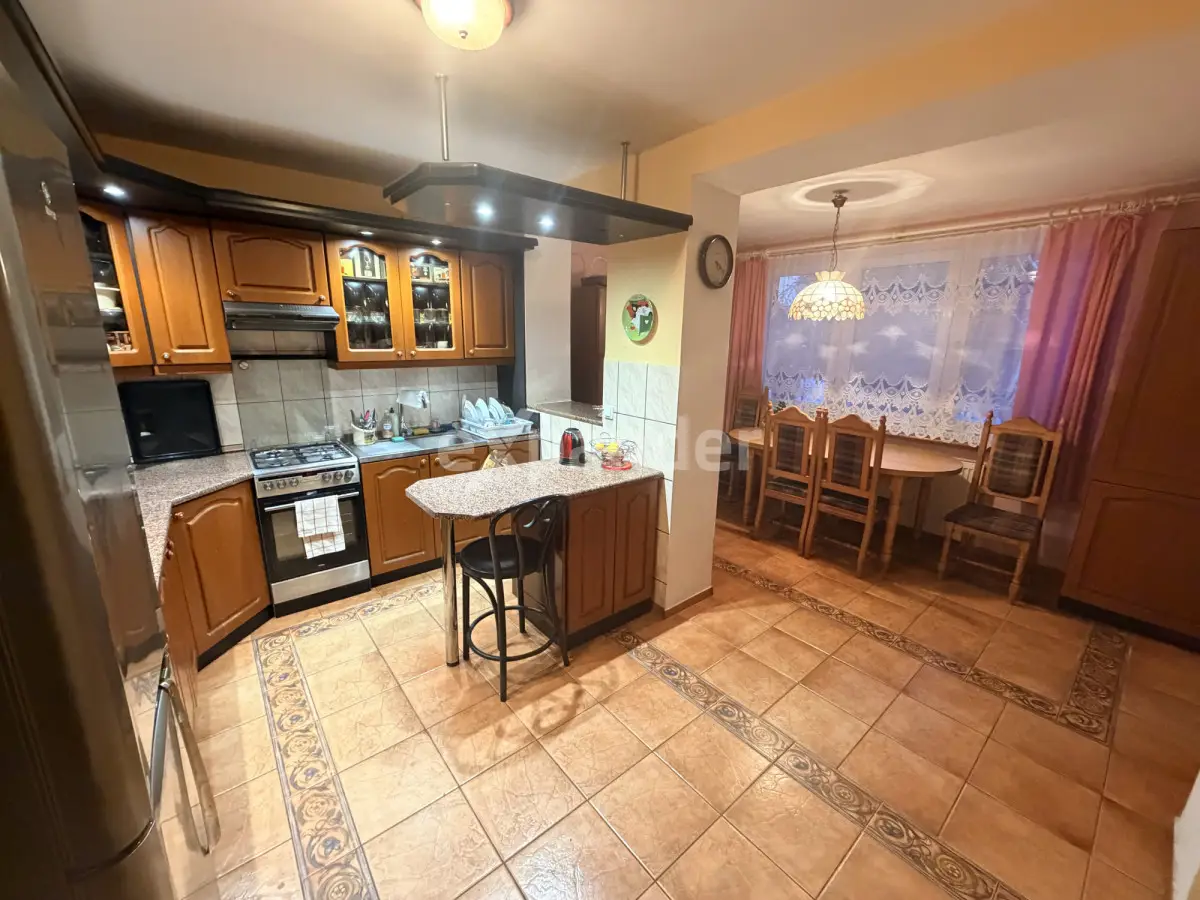 Dom na Bielanach- Garaż- 5 pokoi