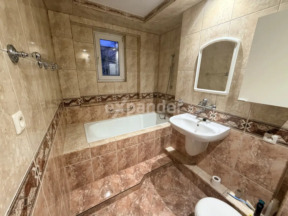 Dom na Bielanach- Garaż- 5 pokoi