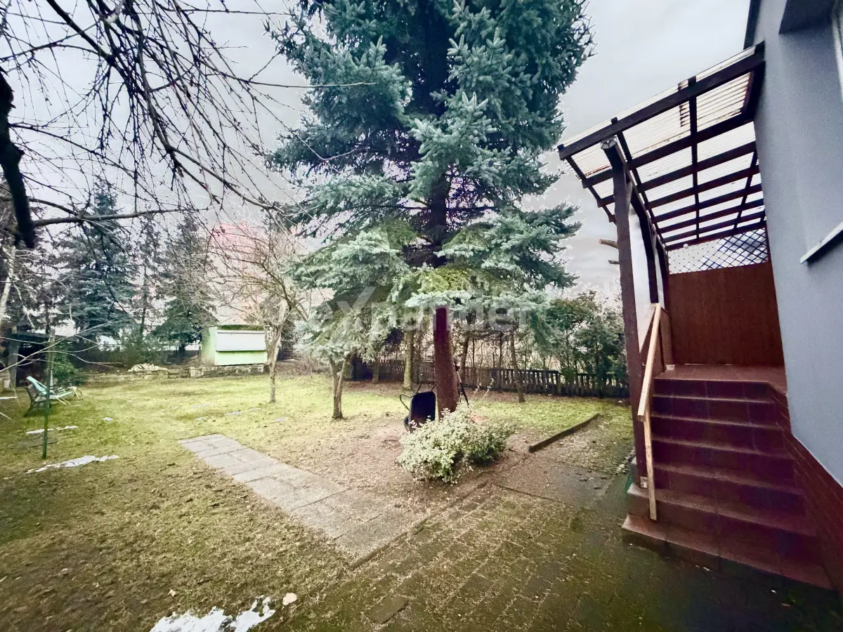 Dom na Bielanach- Garaż- 5 pokoi