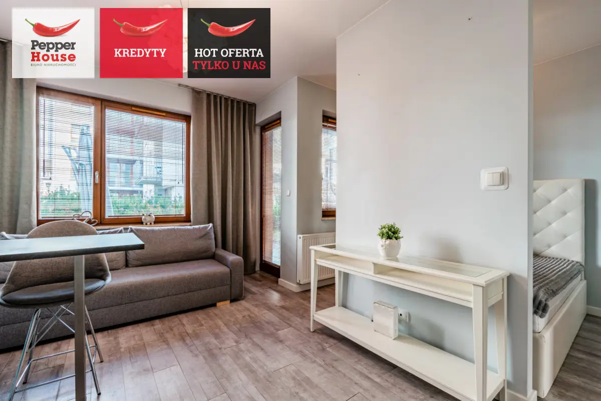 kawalerka na Garnizonie z ogródkiem i halą garażow