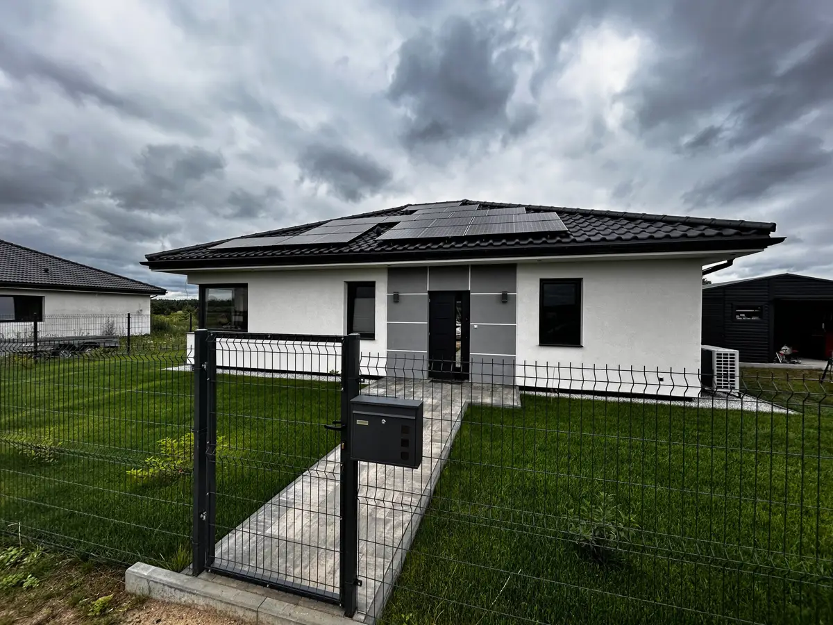 Energooszczędny dom parterowy, wyposażony, pv, garaż, podjazd