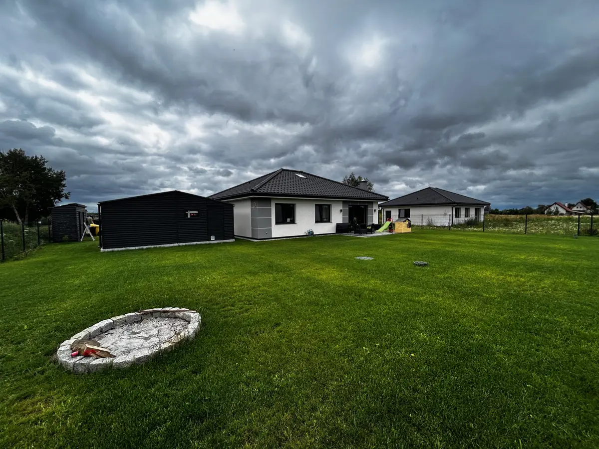 Energooszczędny dom parterowy, wyposażony, pv, garaż, podjazd