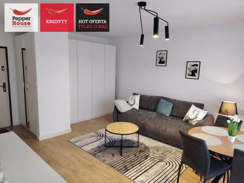 Kawalerka z oddzielną kuchnią ogródkiem na patio