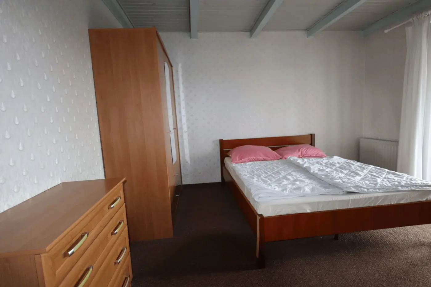 Na sprzedaż duży jednorodzinny dom 328 m kw. 10 pokoi dobra lokalizacja